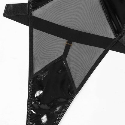 Latex-Körper mit Netzmaterial am Bauch