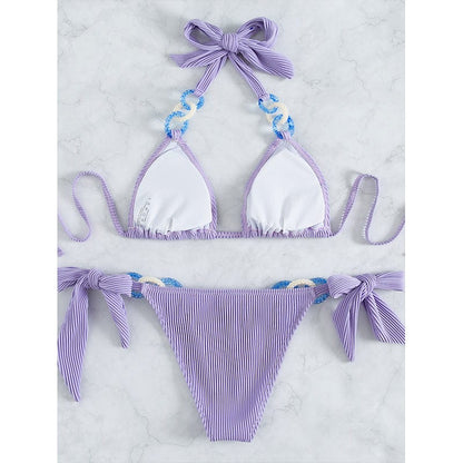 Gestreiftes Bikini mit dekorativen Ringen