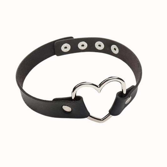 Halsband aus verstellbarem Leder mit Herzchen