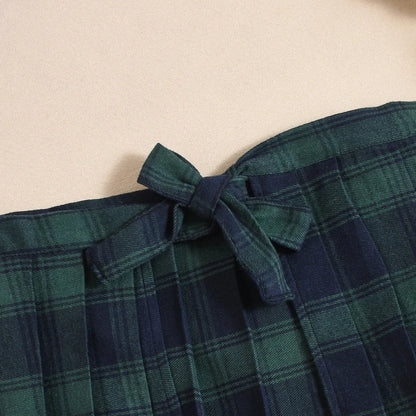 Komplettset für Studentinnen mit vorne zu schließendem Choker