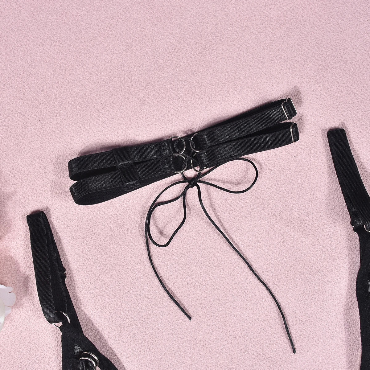 Komplettset aus durchscheinendem Netzmaterial