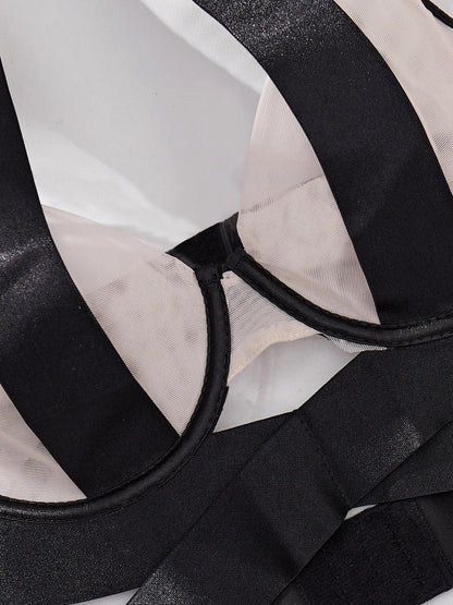 Komplettset Unterwäsche mit dekorativen Bändern