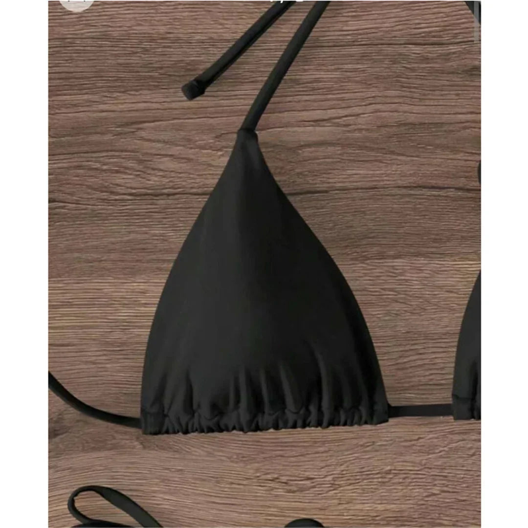 Zweiteiliger Badeanzug mit gebundenem Bikini