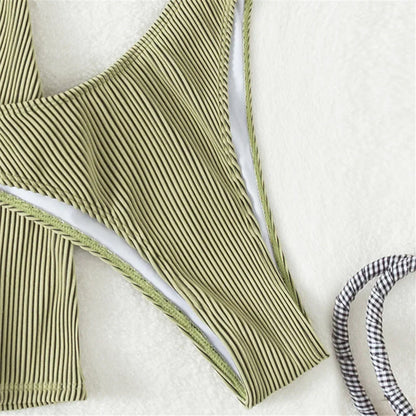 Bikini aus geripptem Material mit Rock