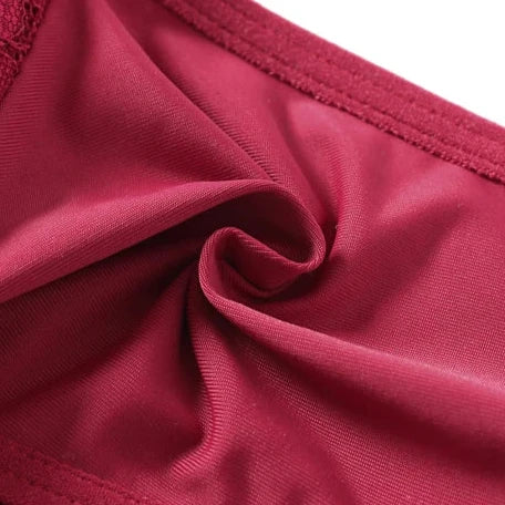Satinstrings mit Spitzeneinsätzen