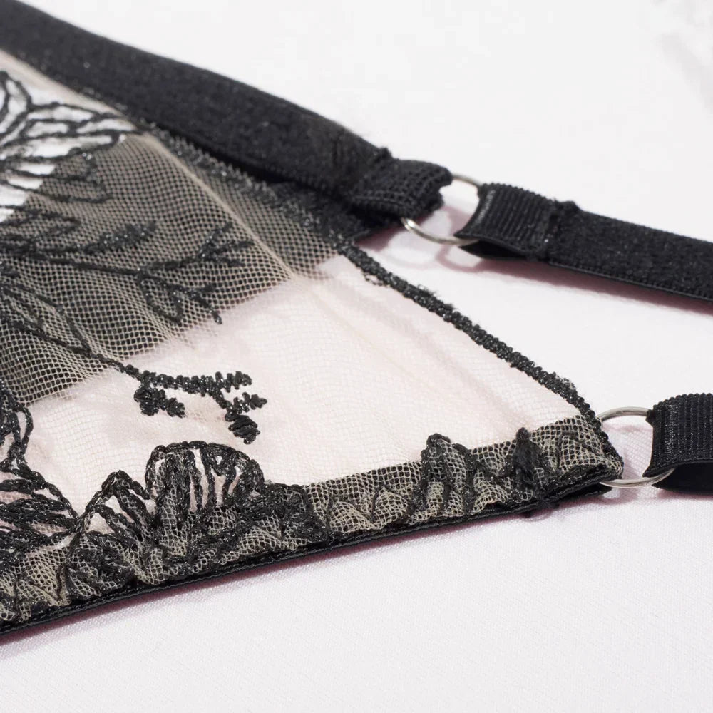 Komplettset Unterwäsche mit floralem Stickerei