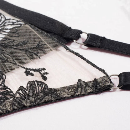 Komplettset Unterwäsche mit floralem Stickerei