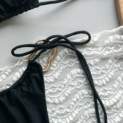 Zweiteiliger Badeanzug mit dreieckigen Cups