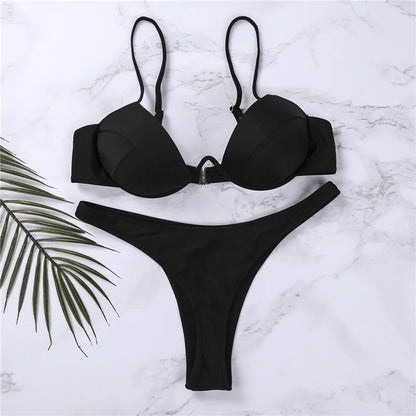 Bikini mit Push-up und verstellbaren Trägern