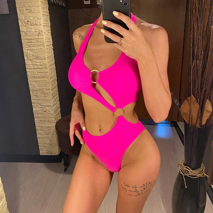 Monokini mit dekorativen goldenen Ringen