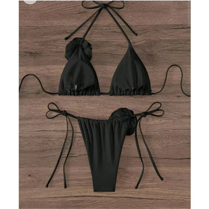 Zweiteiliger Badeanzug mit gebundenem Bikini