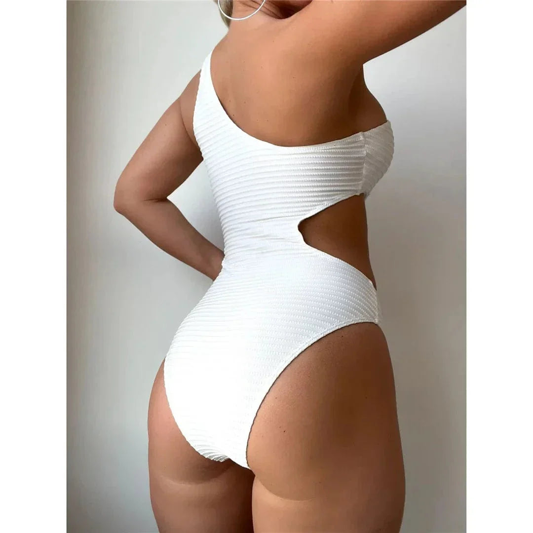 Asymmetrischer einteiliger Badeanzug mit Ausschnitten in der Taille
