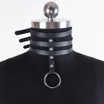 Choker-Geschirr mit verstellbaren Riemen