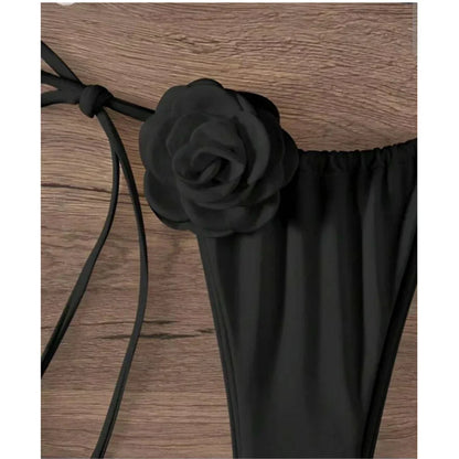 Zweiteiliger Badeanzug mit gebundenem Bikini