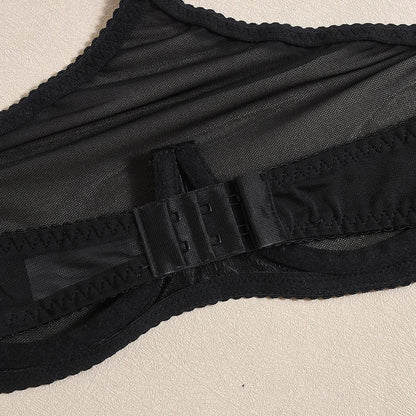 Komplettset für Studentinnen mit vorne zu schließendem Choker