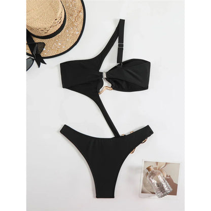 Monokini mit starken Ausschnitten