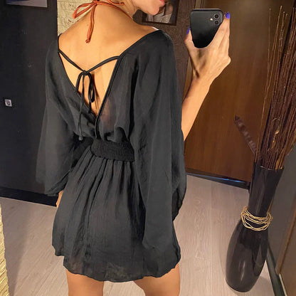 Luftiges Strandkleid mit tiefem Wickelausschnitt