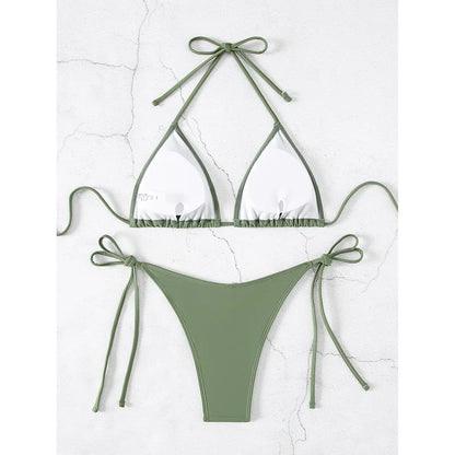 Bikini mit verstellbaren dreieckigen Cups