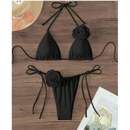Zweiteiliger Badeanzug mit gebundenem Bikini