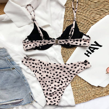 Bikini mit verstärkten Trägern und verstellbaren Trägern