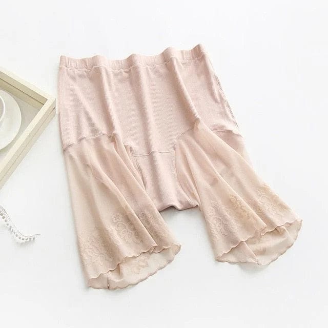 Beige Schlanke Shorts mit Spitzenbeinen