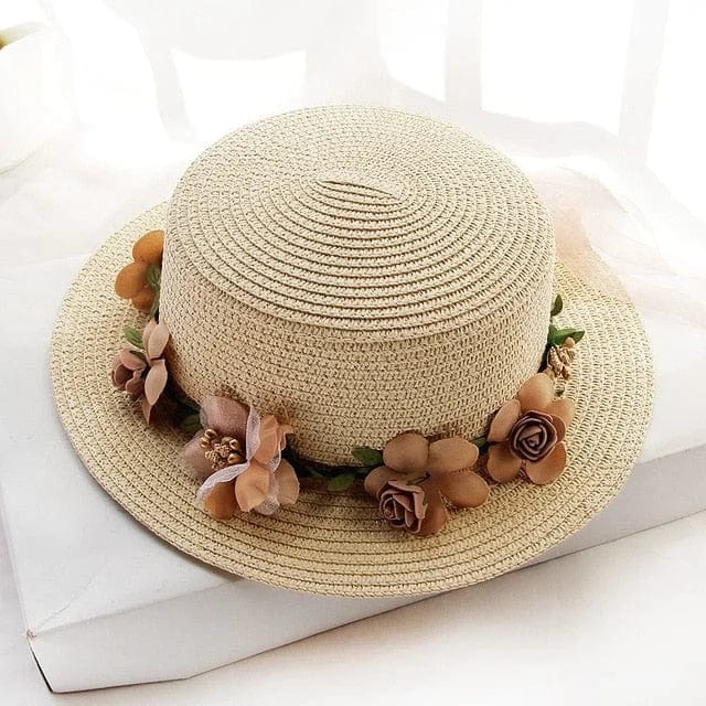 Beige Strandhut mit Blumen