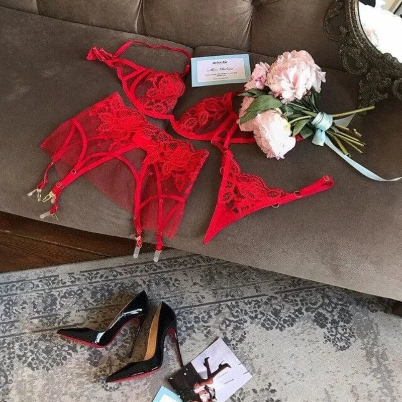  Dessous-Set aus Spitze mit Strapsgürtel