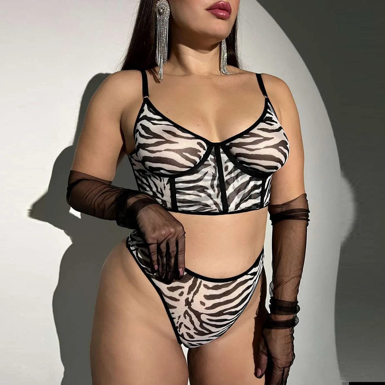  Dessous-Set aus Zebra-Spitze