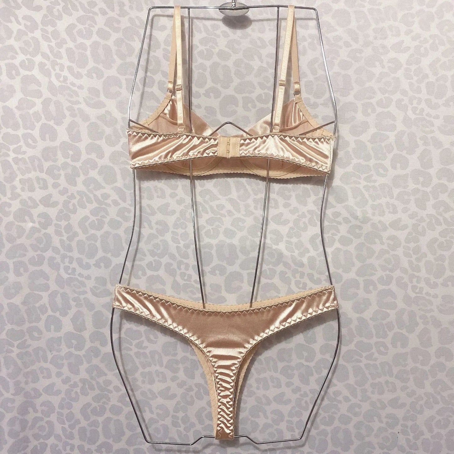  Gold-Dessous-Set