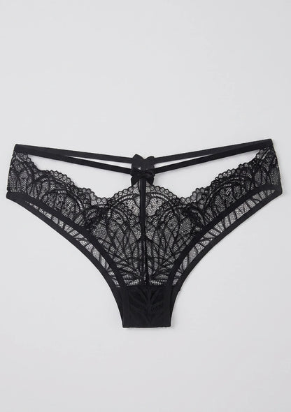 Spitzenunterhosen mit zusätzlichen Trägern