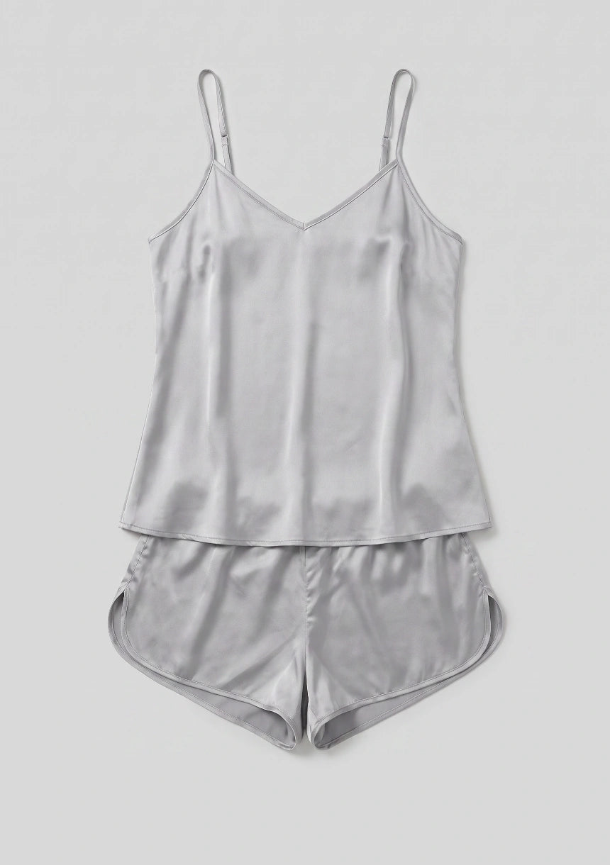 Kurzes Satin Damen-Pyjama-Set mit Trägern