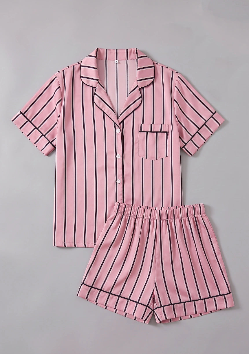 Schlafanzug-Set mit Shirt und Shorts