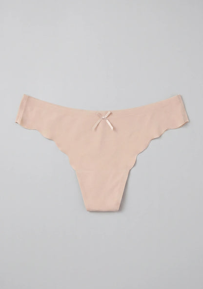 Nahtloser String mit wellenförmigem Finish