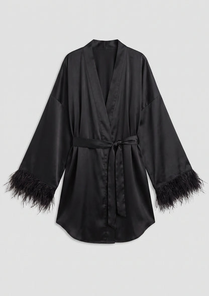 Satin-Robe mit Federbesatz