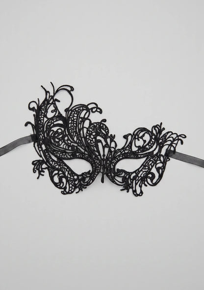 Asymmetrische Spitzenmaske