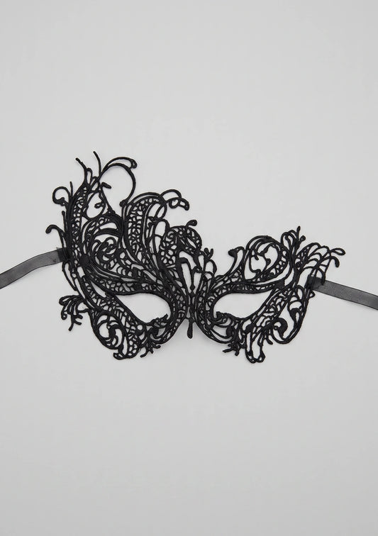 Asymmetrische Spitzenmaske