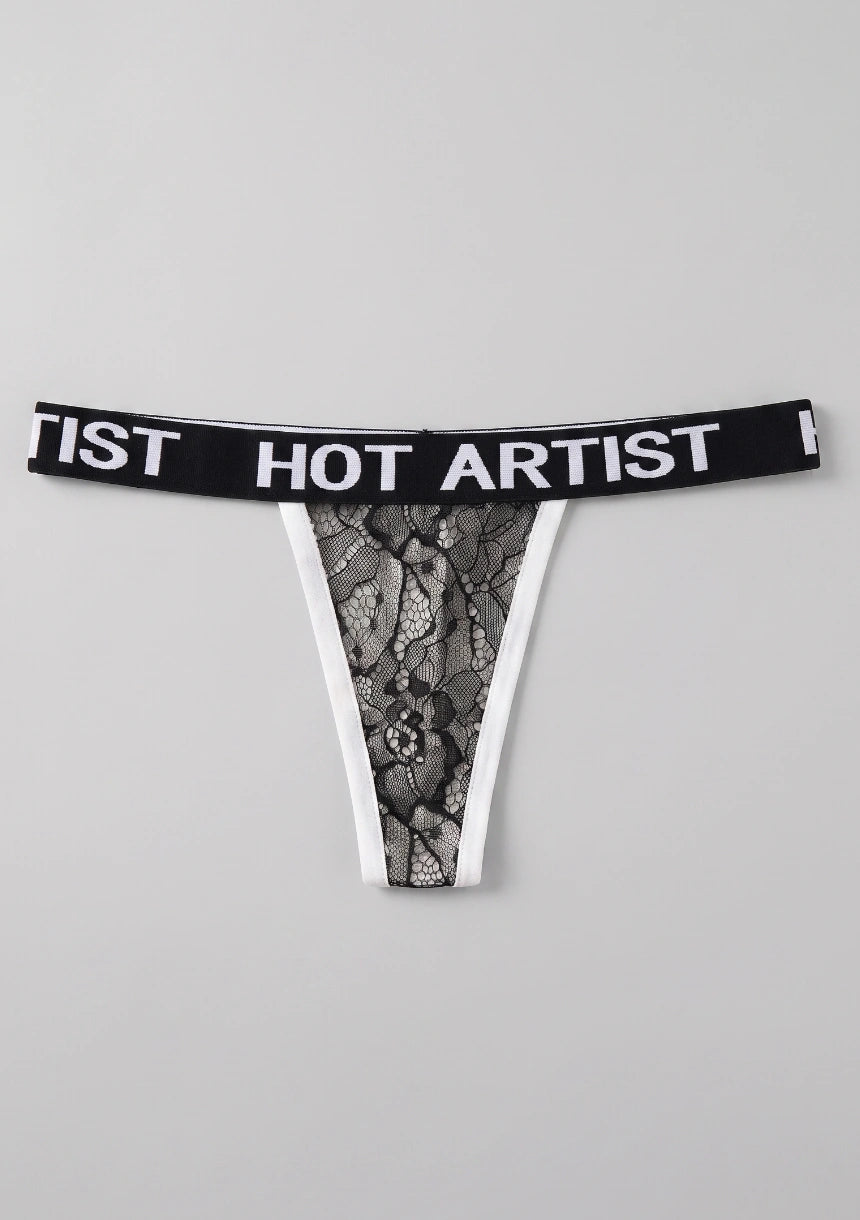 Spitzenstring mit "Hot Artist" Druck
