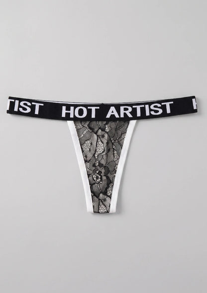 Spitzenstring mit "Hot Artist" Druck
