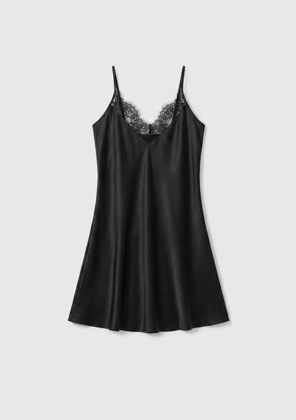 Seiden-Nachtkleid mit Spitzenbesatz