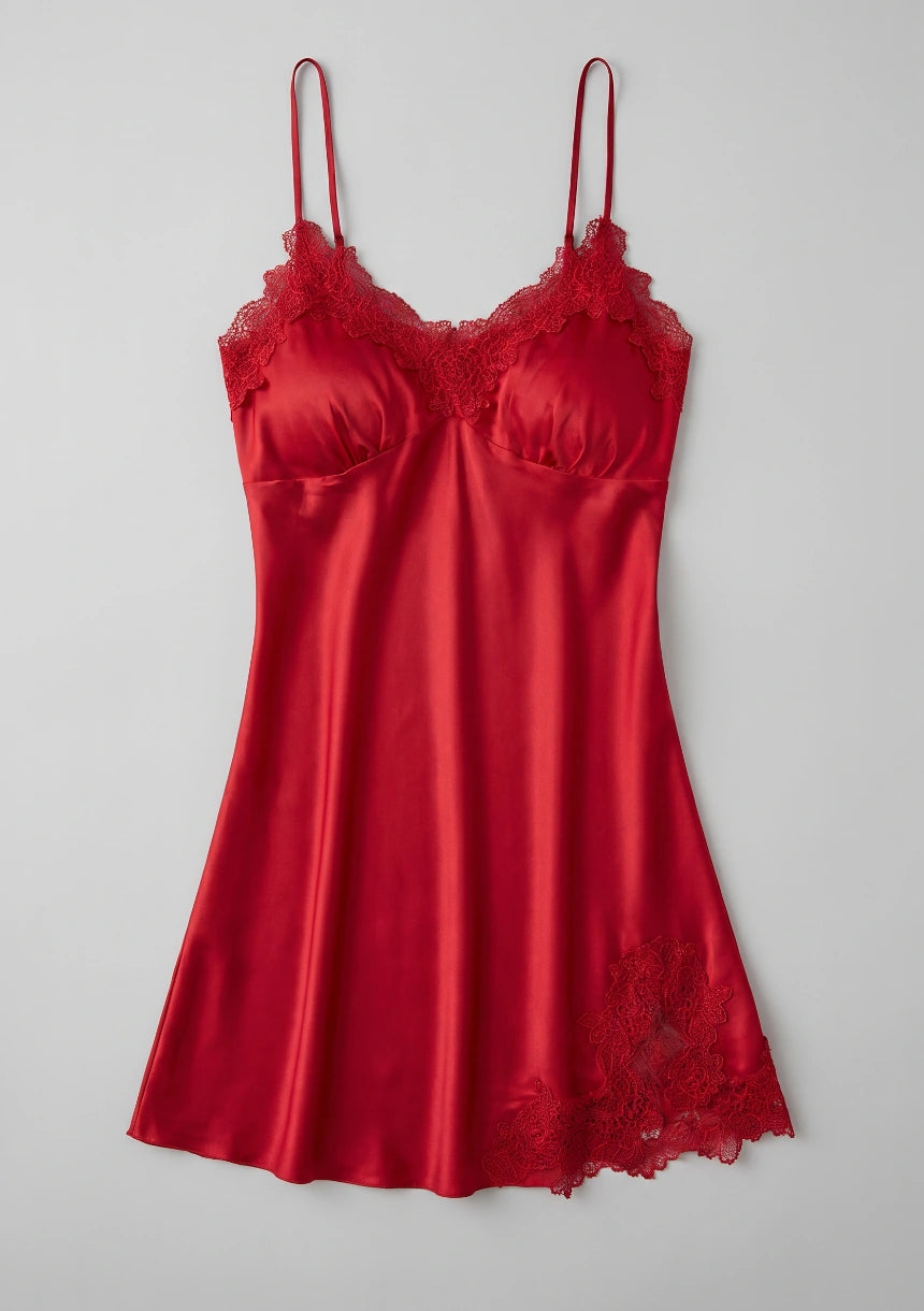 Zartes Spitzen-Nachtkleid