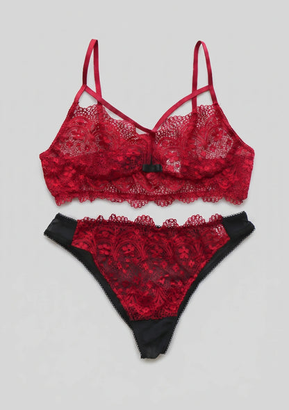 Spitzen-Lingerie-Set mit sinnlichen Trägern