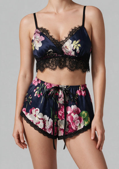 Blumige Damenpyjamas