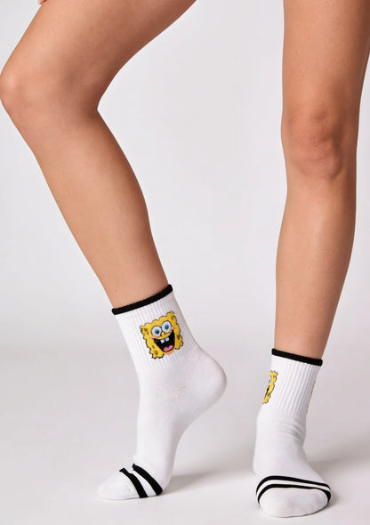 Lange Socken mit Cartoon-Charakteren