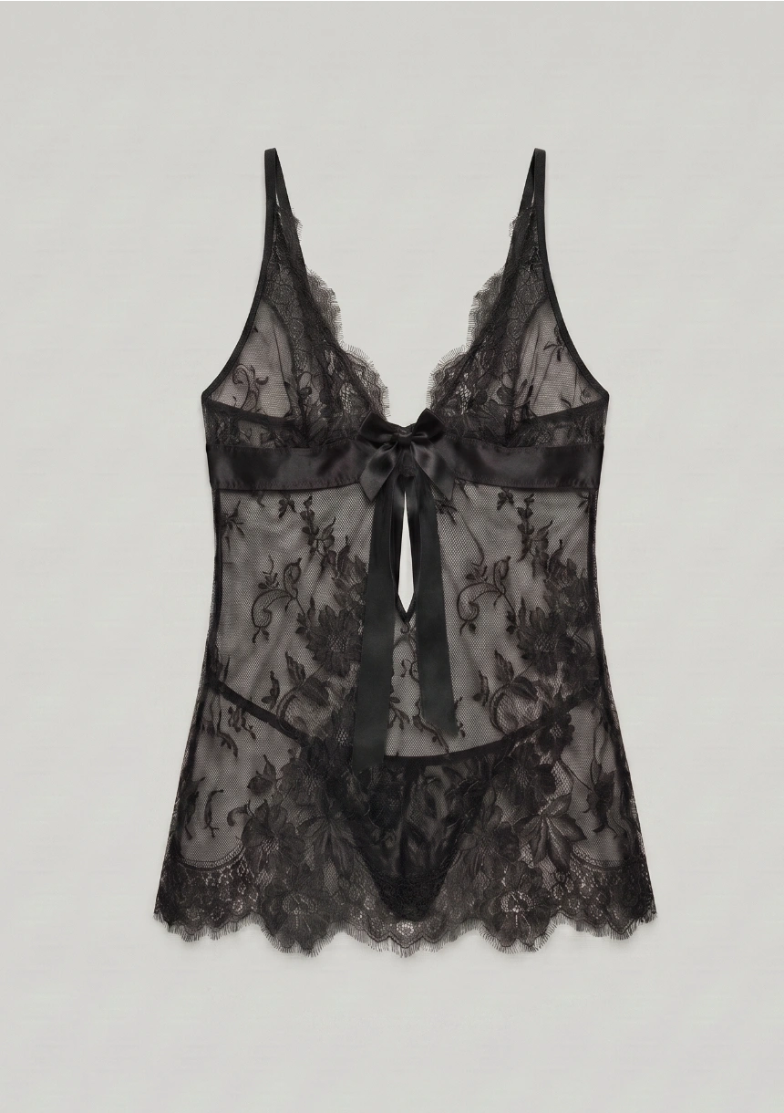 Zartes Spitzen-Nachtkleid