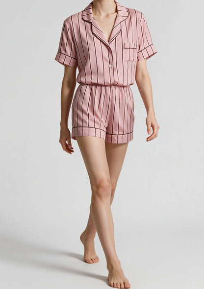 Schlafanzug-Set mit Shirt und Shorts