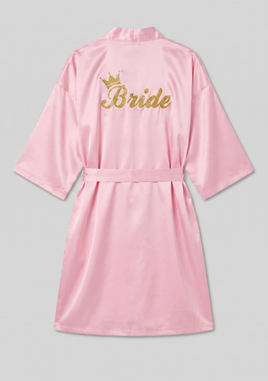 Satin Brautrobe mit "Braut" Stickerei