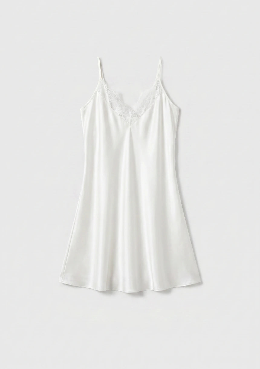 Seiden-Nachtkleid mit Spitzenbesatz
