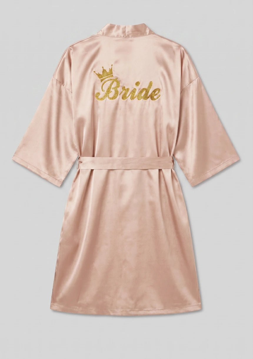 Satin Brautrobe mit "Braut" Stickerei
