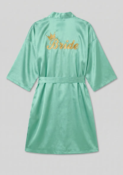Satin Brautrobe mit "Braut" Stickerei