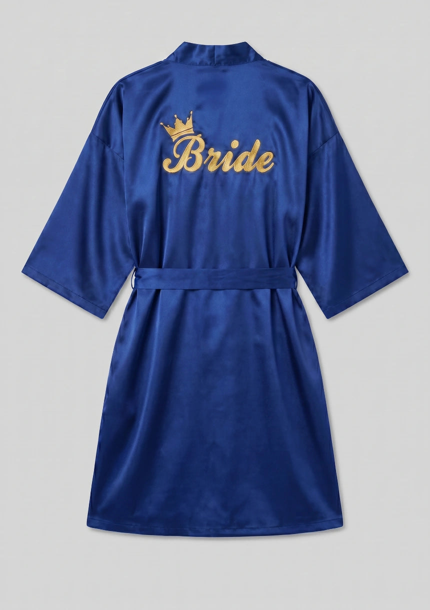 Satin Brautrobe mit "Braut" Stickerei
